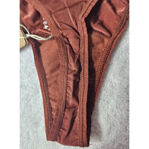 Skims  panty Nwt - Picture 8 of 8